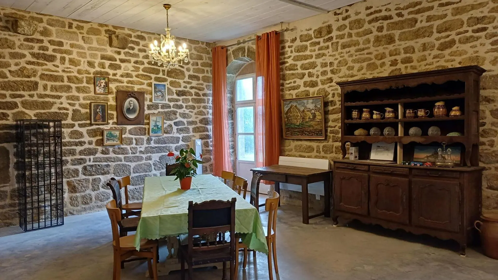 Chateau De Kerouallan Lignol 0*,